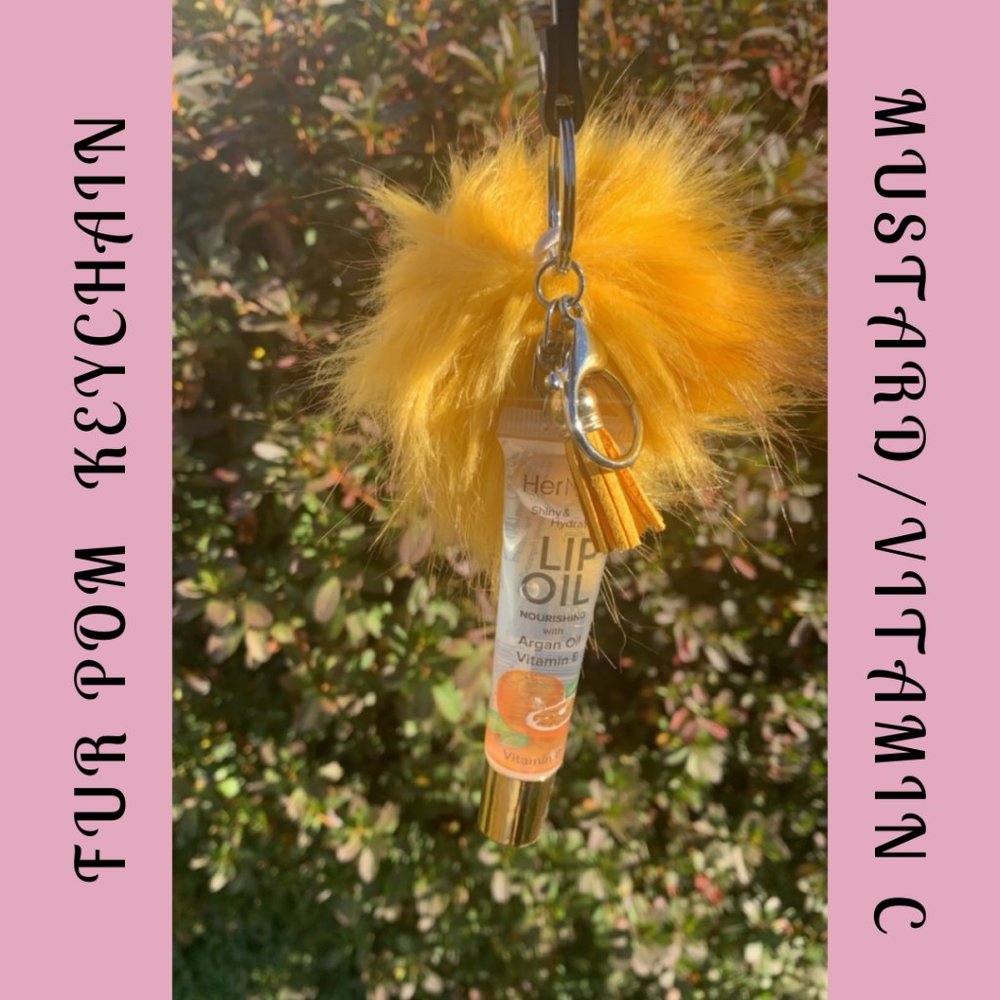 Fur Pom Keychains - Picture 6 of 16